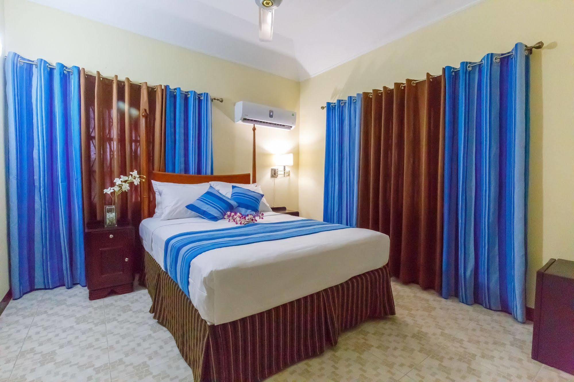 Jasmine Inn 킹스톤 외부 사진
